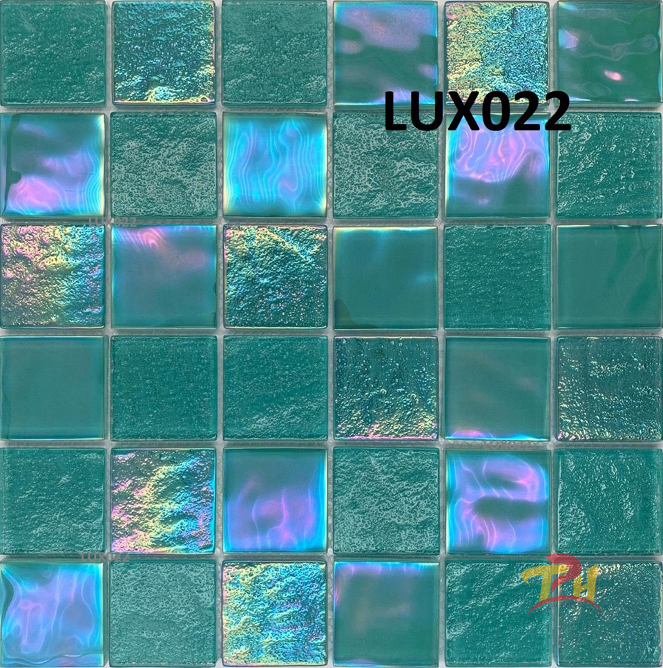 gach mosaic thuy tinh lux022