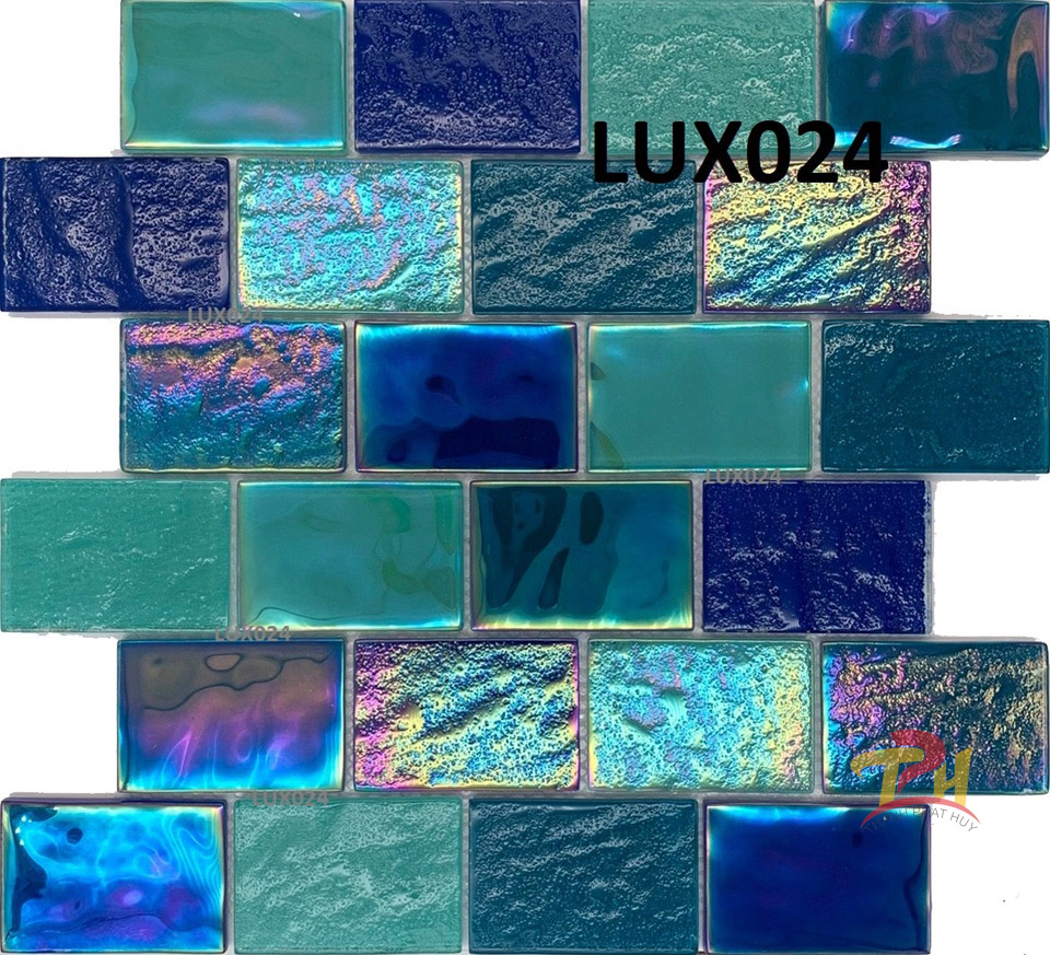 gach mosaic thuy tinh lux024
