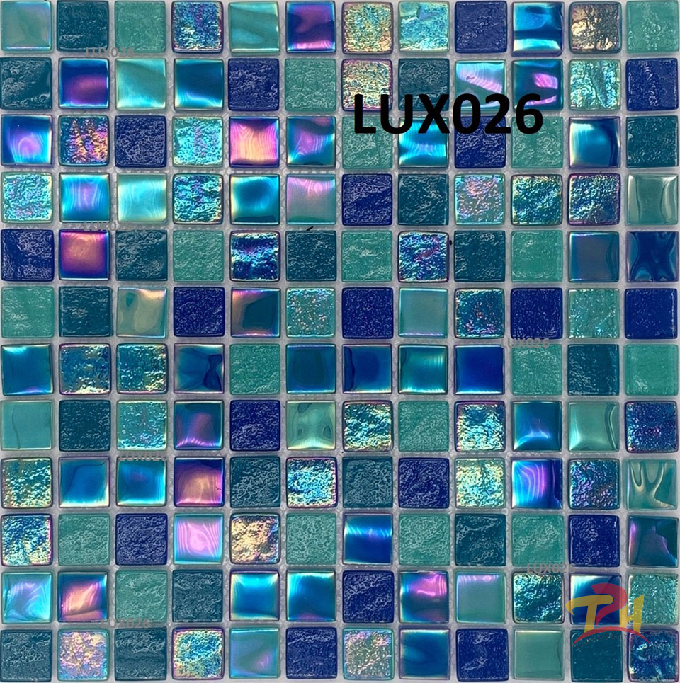 gach mosaic thuy tinh lux026
