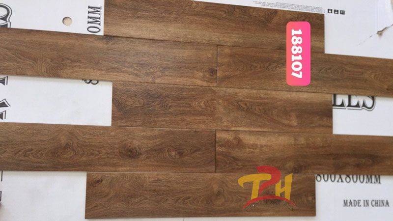 Giá phân phối gạch giả gỗ trọn gói dịch vụ chất lượng