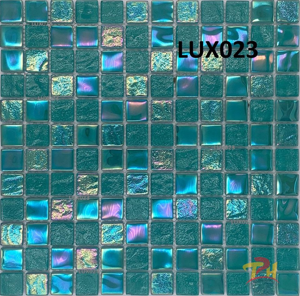 gach mosaic thuy tinh lux023